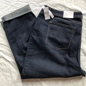 Modern fit- boyfriend cuffed capris